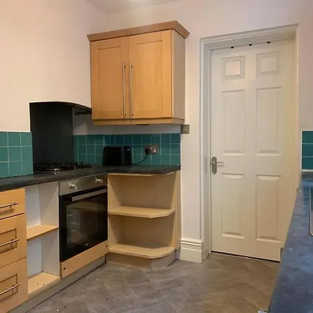 2 Bed Flat With Off Street-parking