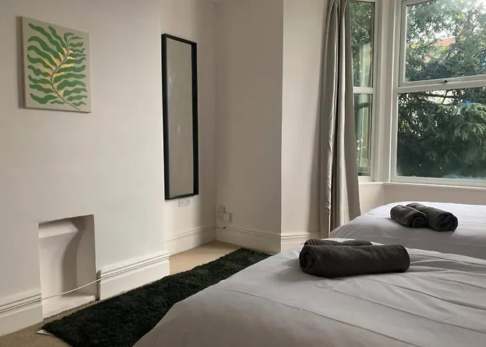 Lejlighed 2 Bed Flat With Off Street-parking Bristol