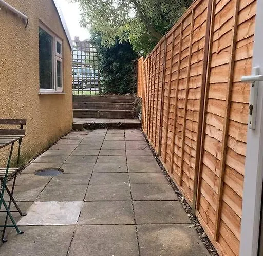 Lejlighed 2 Bed Flat With Off Street-parking Bristol