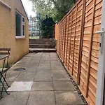 Apartamento 2 Bed Flat With Off Street-parking Bristol