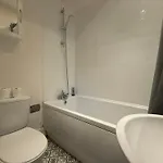 2 Bed Flat With Off Street-parking Bristol